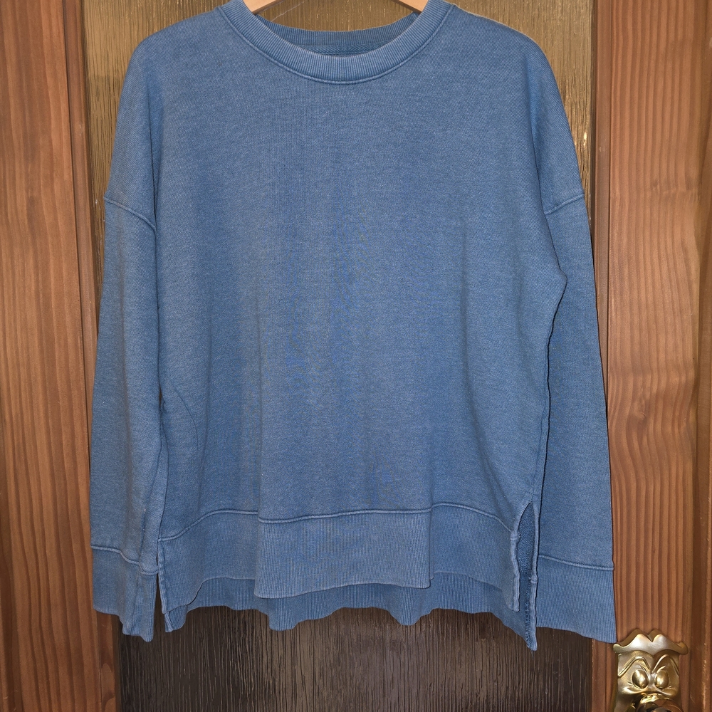 Time and Tru Women's Blue Crewneck Top